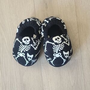 Toddler skeleton slippers